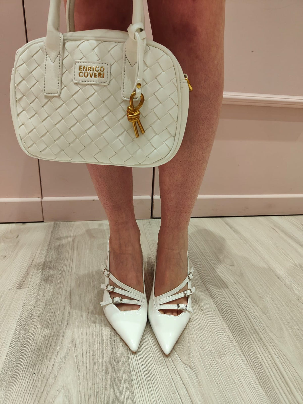 Chanel danna di colore bianco in vernice 