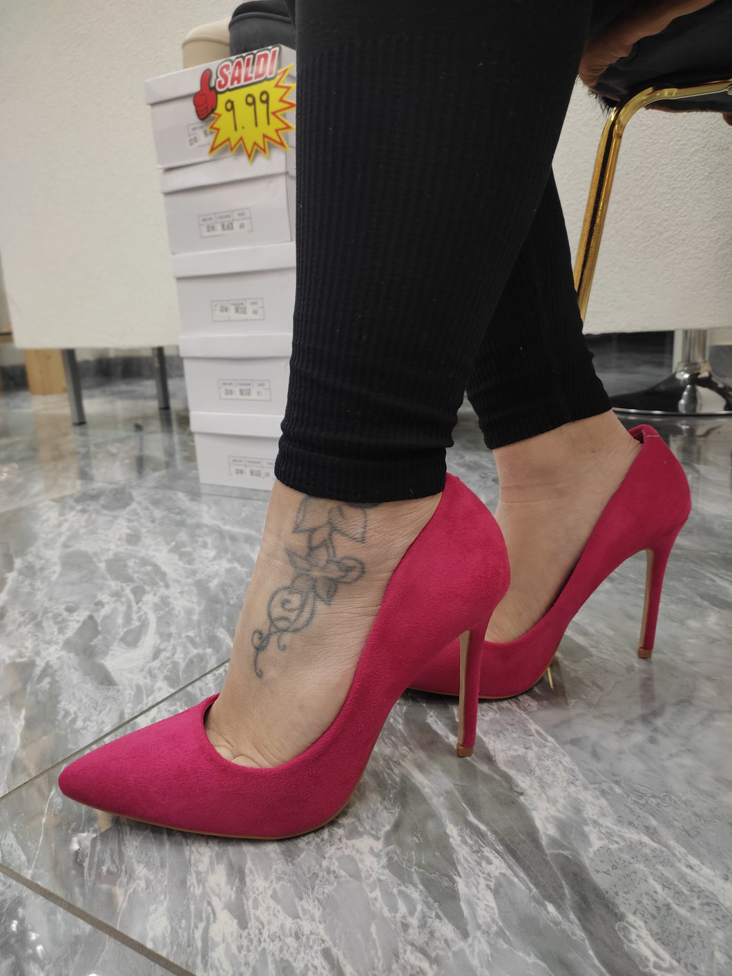 Decoltè da donna di colore fucsia con tacco a spillo 