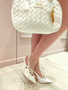 Scarpe donna di colore bianco in vernice lucida Modello Chanel