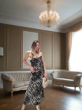 Load image into Gallery viewer, Abito Lungo, Lunga Magia!
