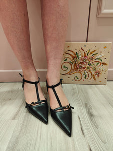tacco basso da donna di colore nero